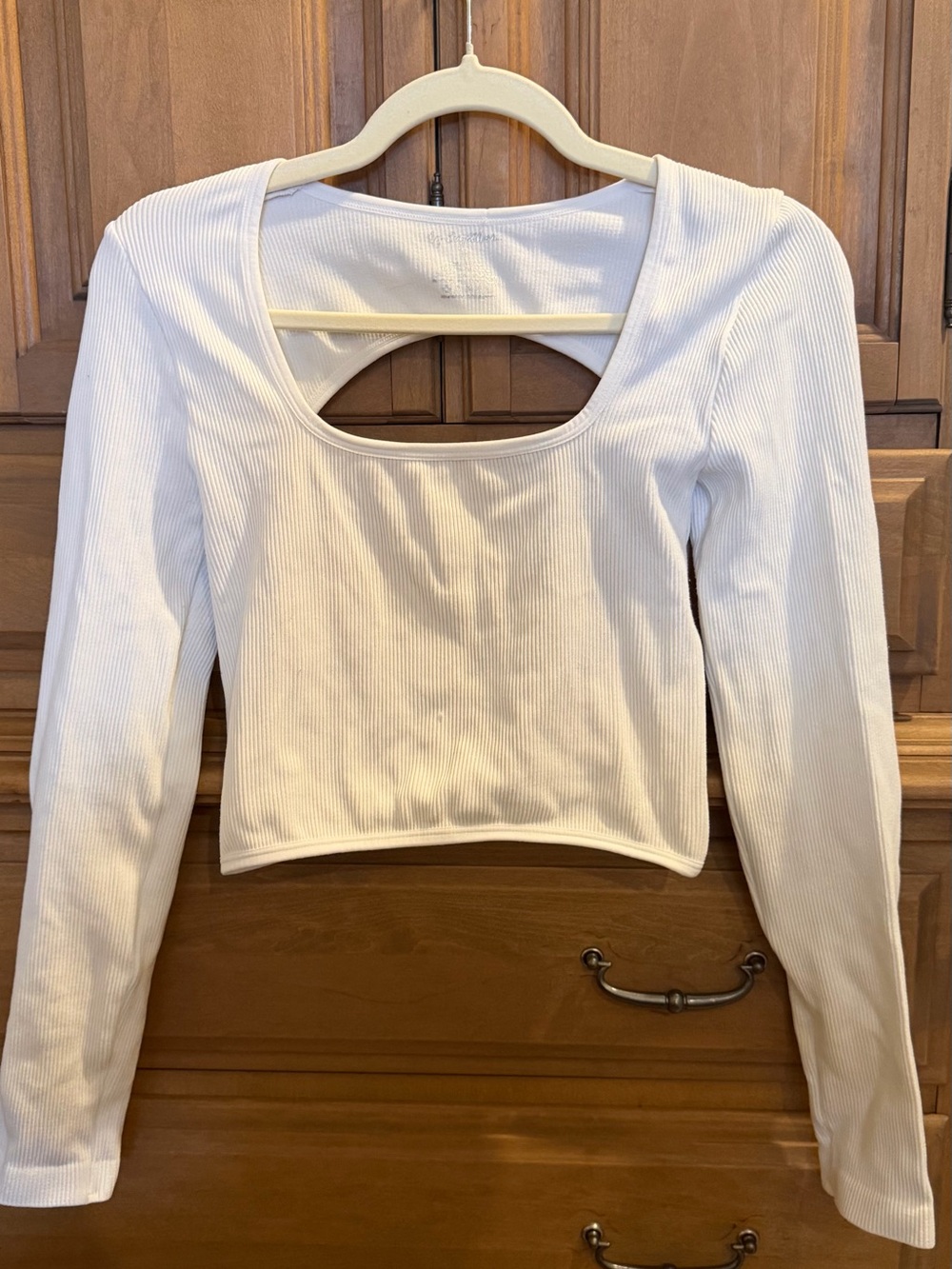 White long sleeve crop top open back